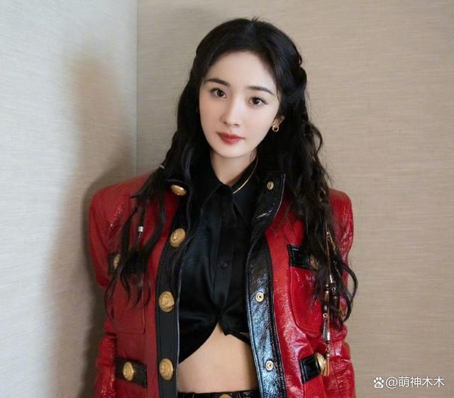 赵露思海外时装周待遇：合作辱华品牌输给韩星，外网无人认领