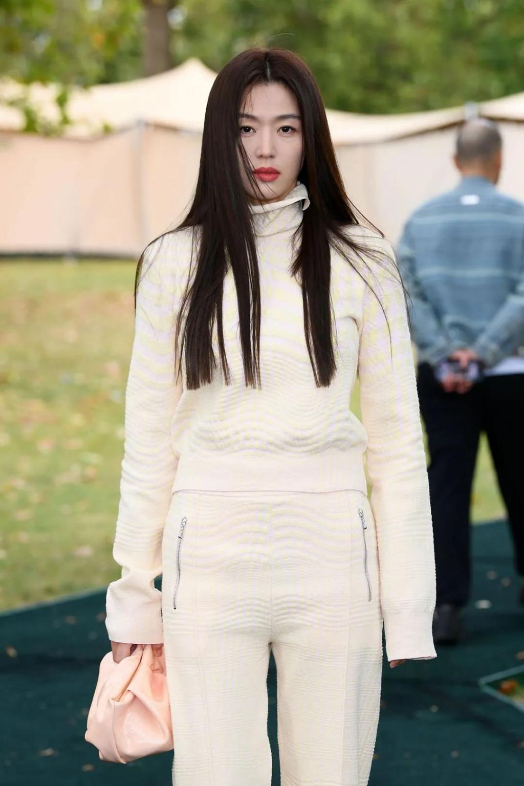 怎么做到的？41岁的全智贤跟10年前的千颂伊完全没变