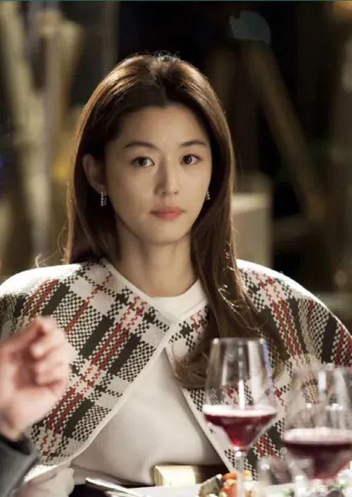 怎么做到的？41岁的全智贤跟10年前的千颂伊完全没变