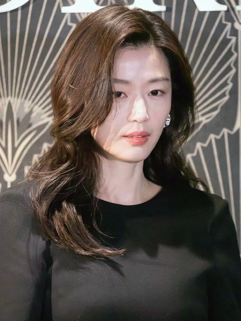 怎么做到的？41岁的全智贤跟10年前的千颂伊完全没变