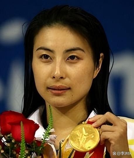 昔日奥运冠军重返亚运会场，“跳水女皇”郭晶晶解锁火炬手身份