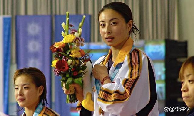 昔日奥运冠军重返亚运会场，“跳水女皇”郭晶晶解锁火炬手身份