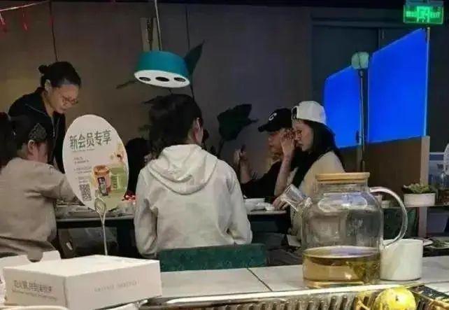 啊？三胎生娃，贤妻成生育工具？