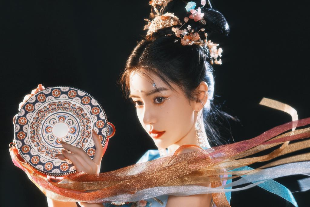 Baby神女造型曝光美如画 五官精致太惊艳