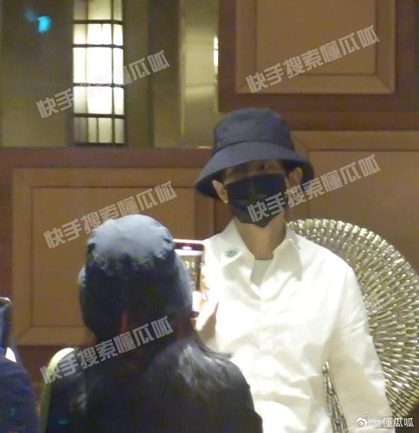 私生追成毅到酒店 近距离怼脸狂拍成毅