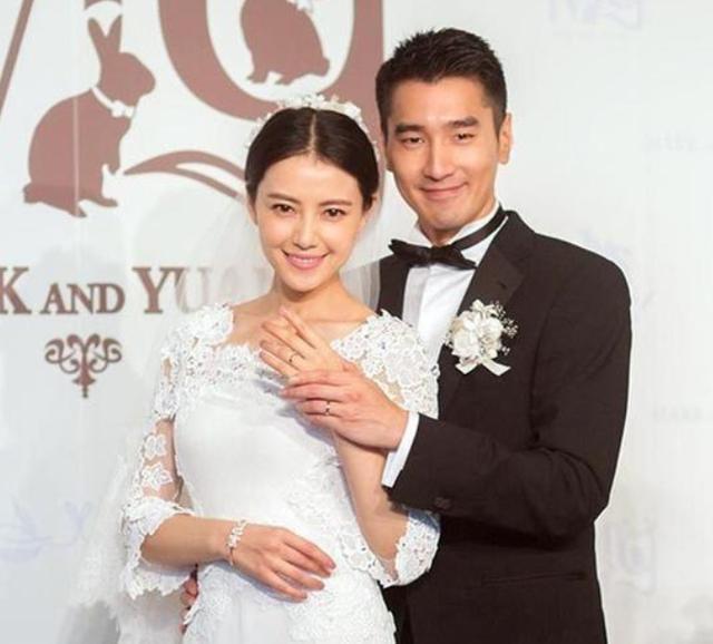 赵又廷又秀恩爱，直呼：为什么女儿像我，多希望像她妈妈