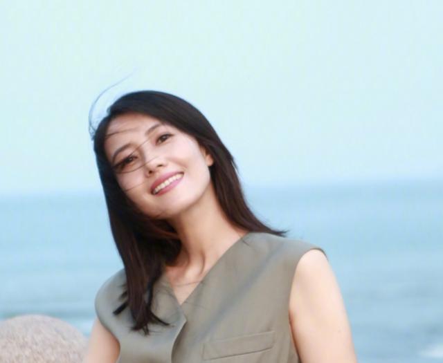赵又廷又秀恩爱，直呼：为什么女儿像我，多希望像她妈妈