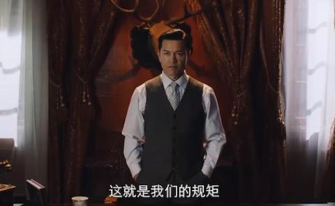 吕良伟又惹争议，频繁演上海滩被指视觉疲劳，网友喊话受够