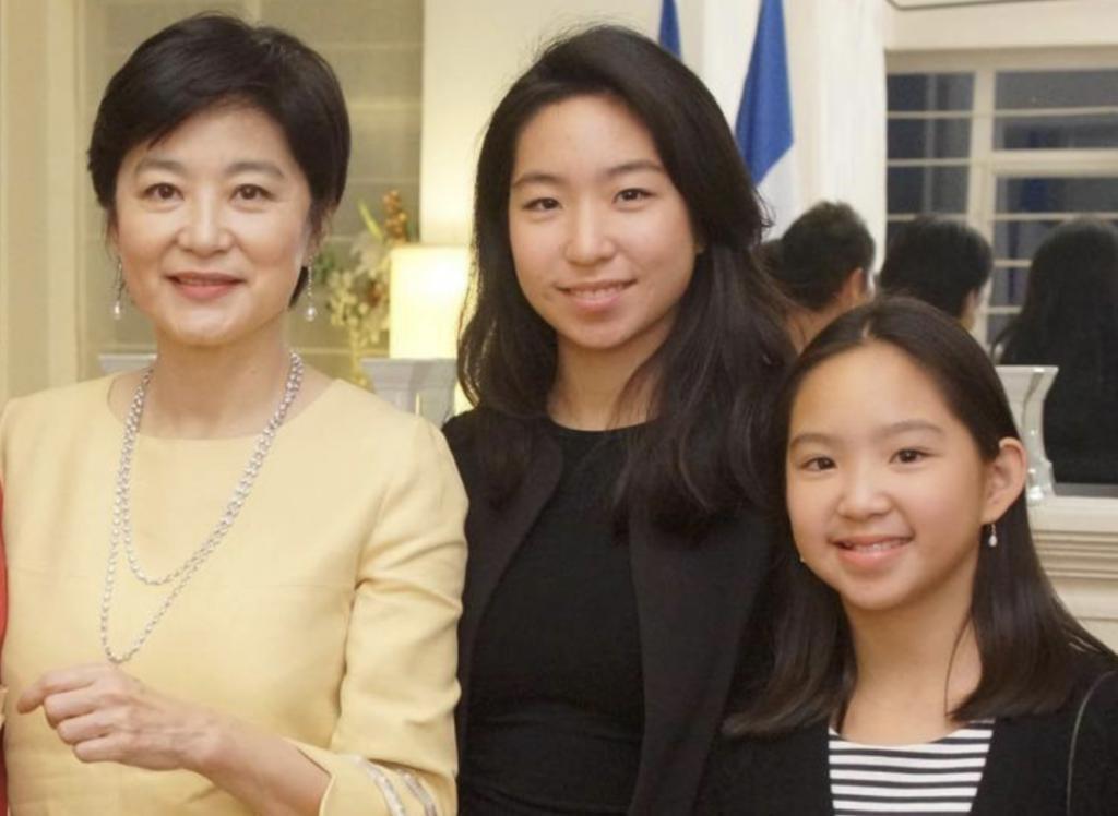 还记得港姐李嘉欣的儿子吗？基因这东西真是玄学