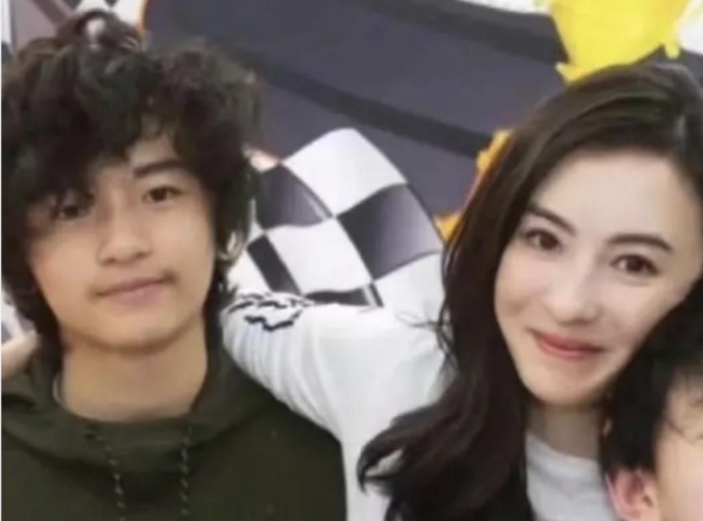 还记得港姐李嘉欣的儿子吗？基因这东西真是玄学