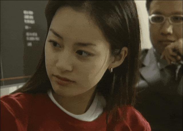 42岁的她，吊打年轻小花？