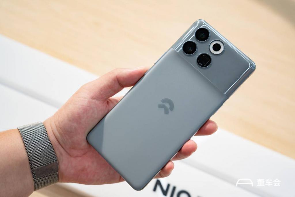 蔚来手机 NIO Phone 发布，不能换电成最大缺点