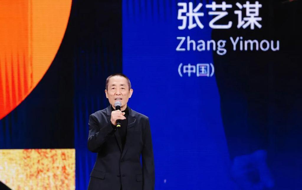 张颂文得奖了，倪虹洁声音哽咽，雷佳音感谢张嘉益……他们抱走了这只“大熊猫”