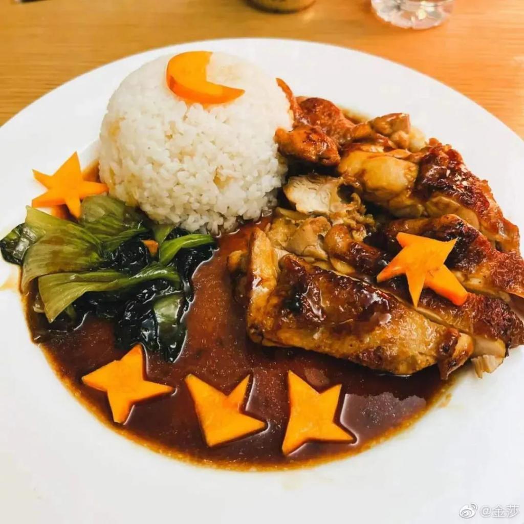 40岁金莎官宣00后男友：恨嫁，但不随便嫁