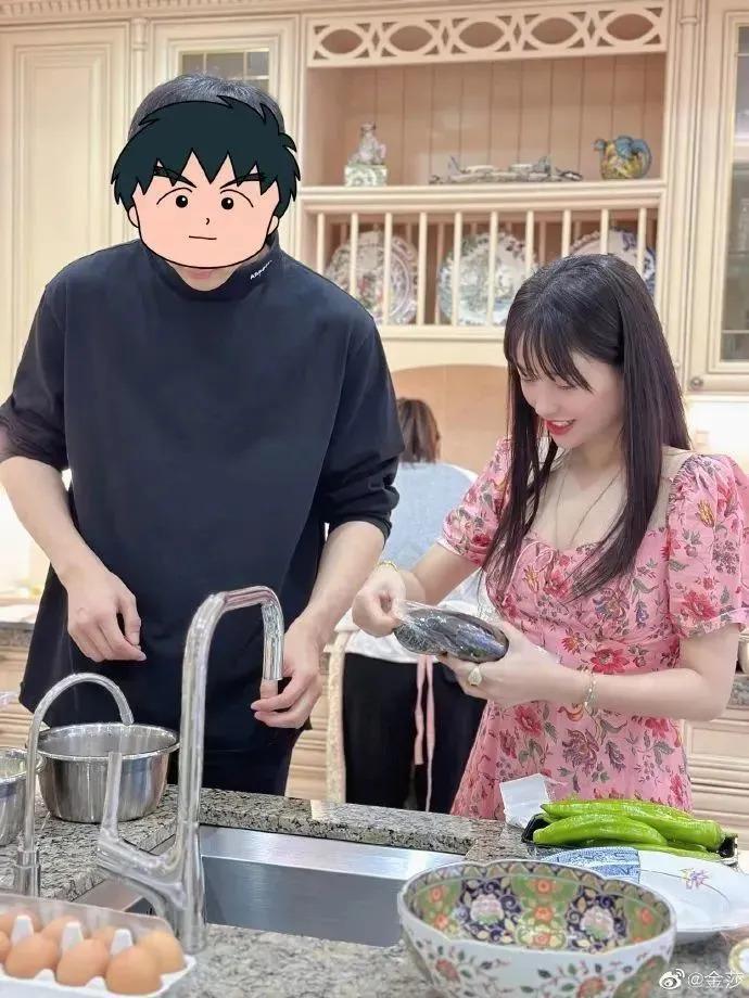 40岁金莎官宣00后男友：恨嫁，但不随便嫁