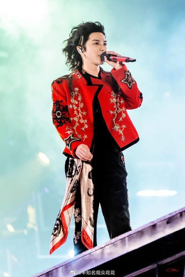 华晨宇上海演唱会宣布加场 和歌迷们一同庆祝十周年