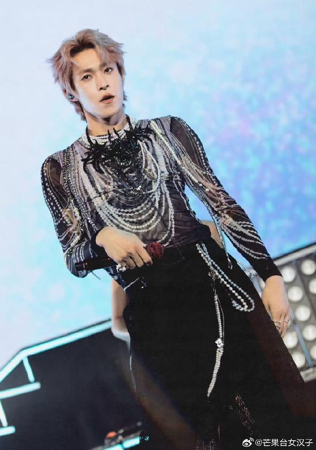 窦唯女儿窦佳嫄回应秒删微博 称岳明辉是很好的朋友