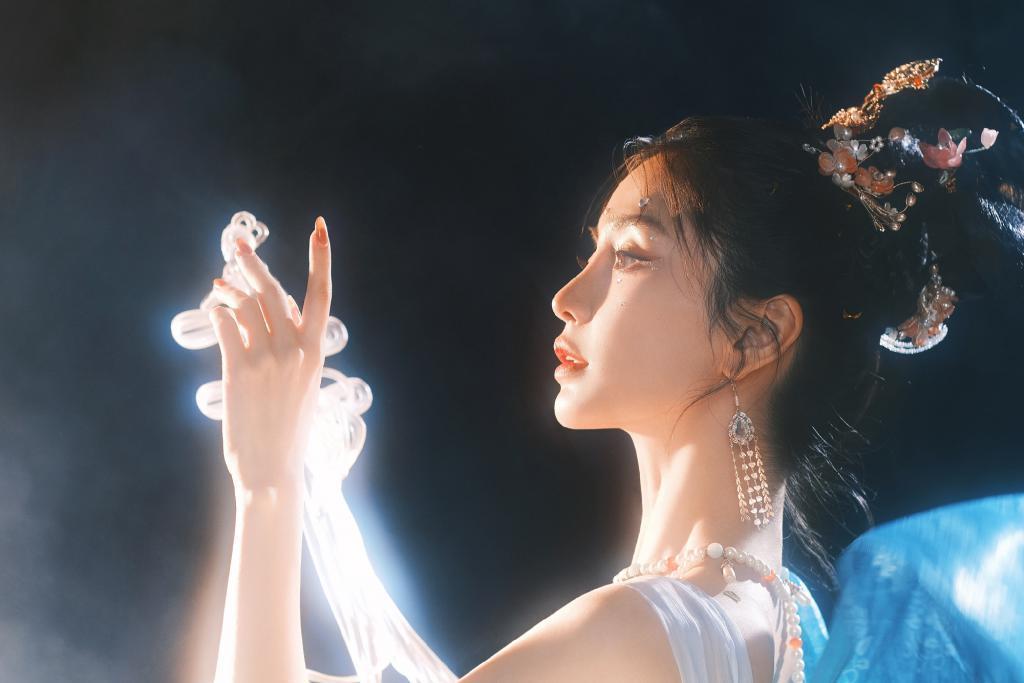 Baby神女造型曝光美如画 五官精致太惊艳