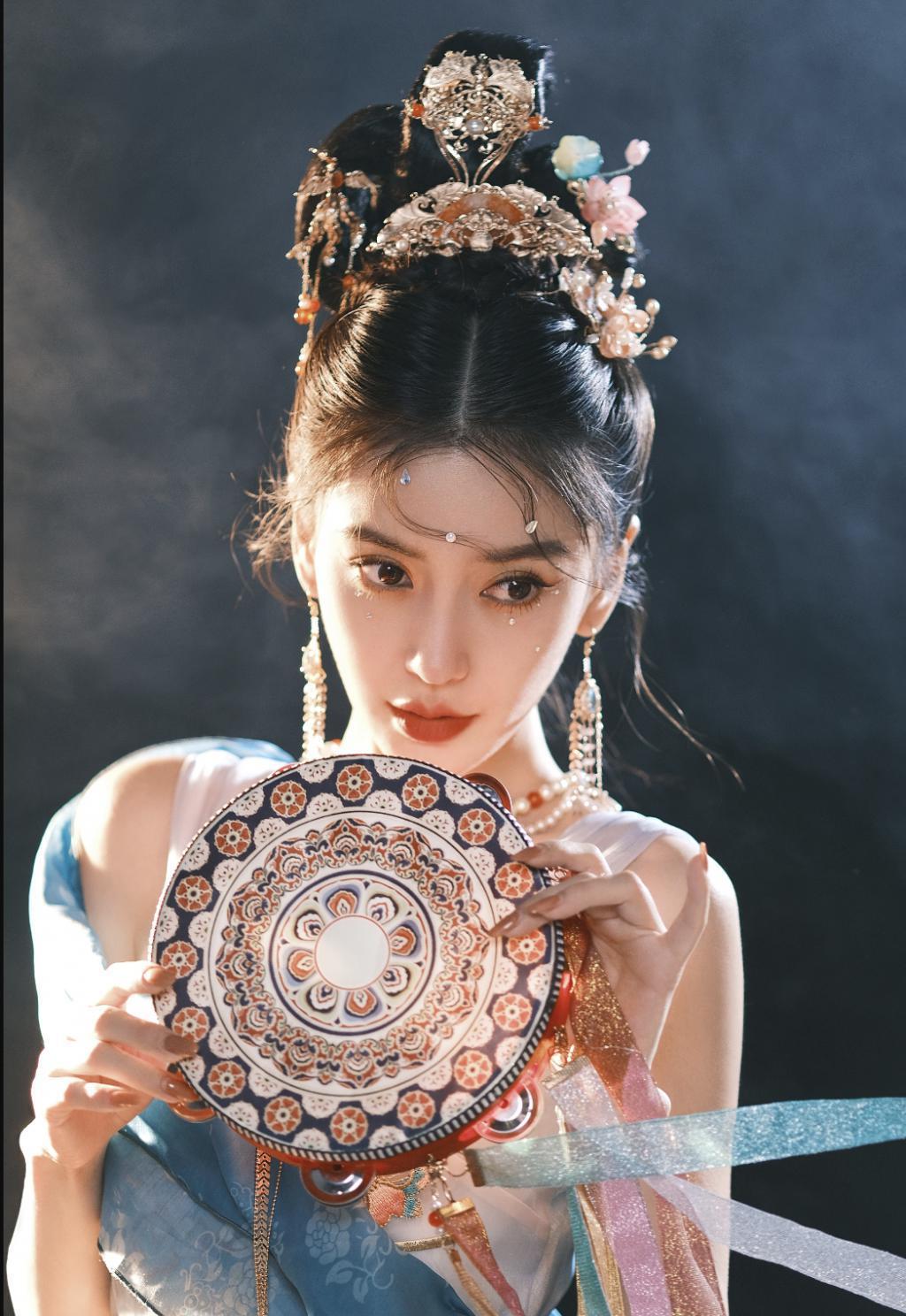 惊为天人！看到杨颖飞天造型，我直呼：这真是10分钟拍出来的吗