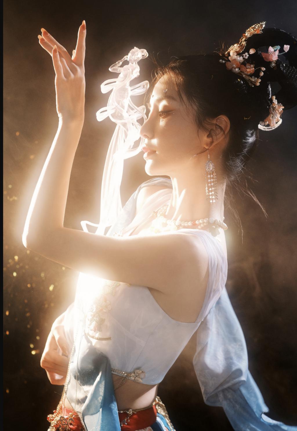 惊为天人！看到杨颖飞天造型，我直呼：这真是10分钟拍出来的吗