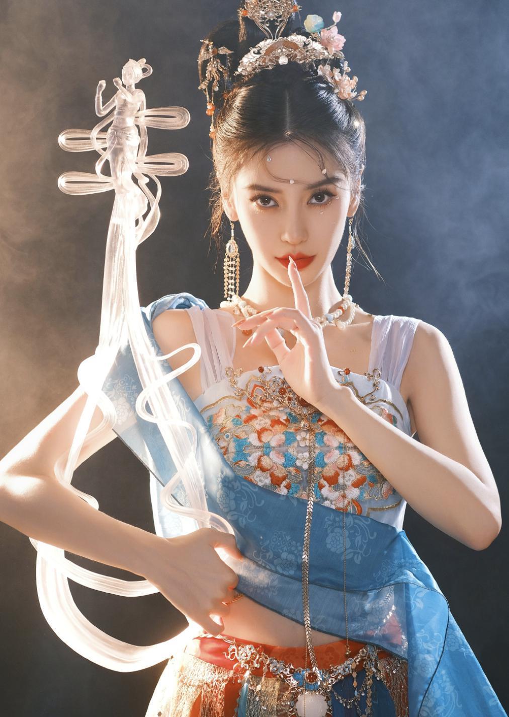 惊为天人！看到杨颖飞天造型，我直呼：这真是10分钟拍出来的吗