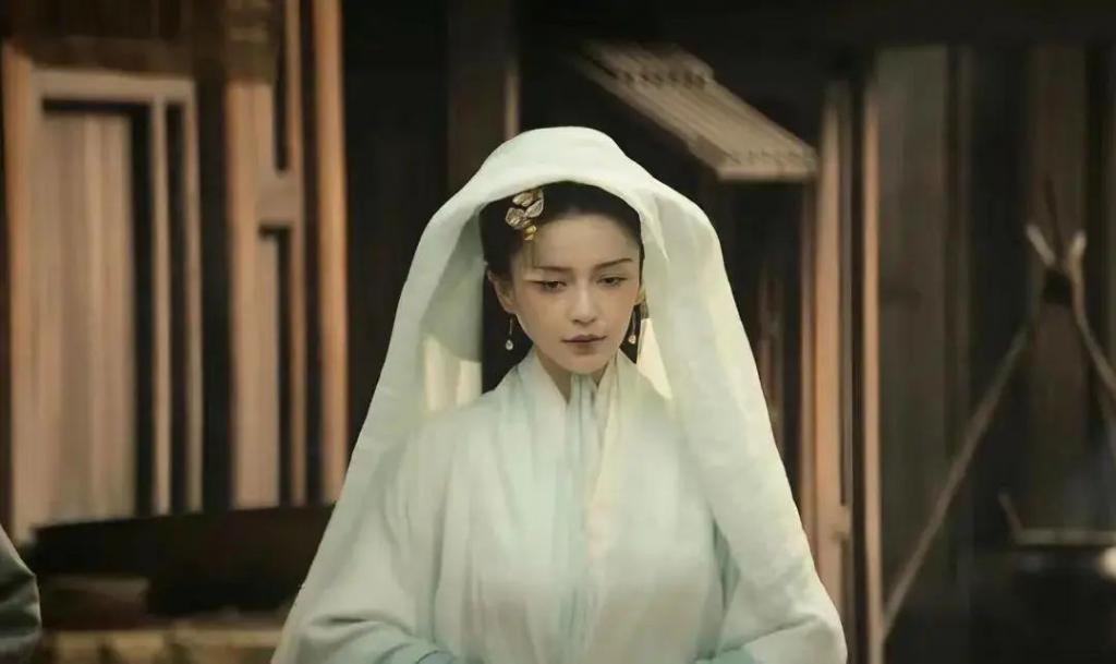 惊为天人！看到杨颖飞天造型，我直呼：这真是10分钟拍出来的吗