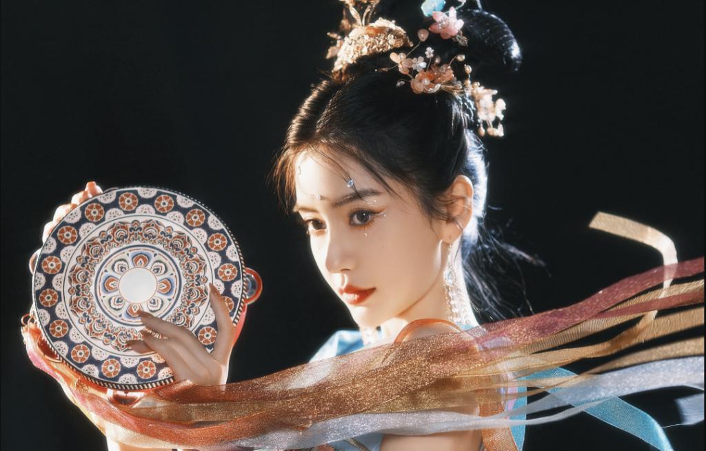 惊为天人！看到杨颖飞天造型，我直呼：这真是10分钟拍出来的吗