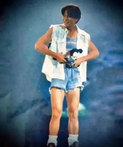 千年一遇的男菩萨就是他，支持男明星们向他学习卷起来！