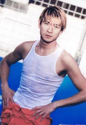 千年一遇的男菩萨就是他，支持男明星们向他学习卷起来！