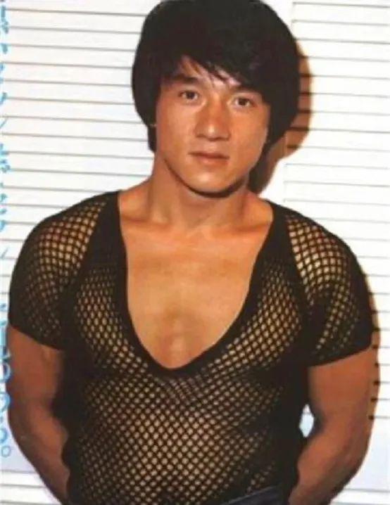 千年一遇的男菩萨就是他，支持男明星们向他学习卷起来！