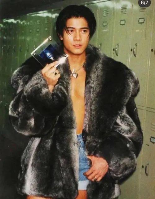 千年一遇的男菩萨就是他，支持男明星们向他学习卷起来！