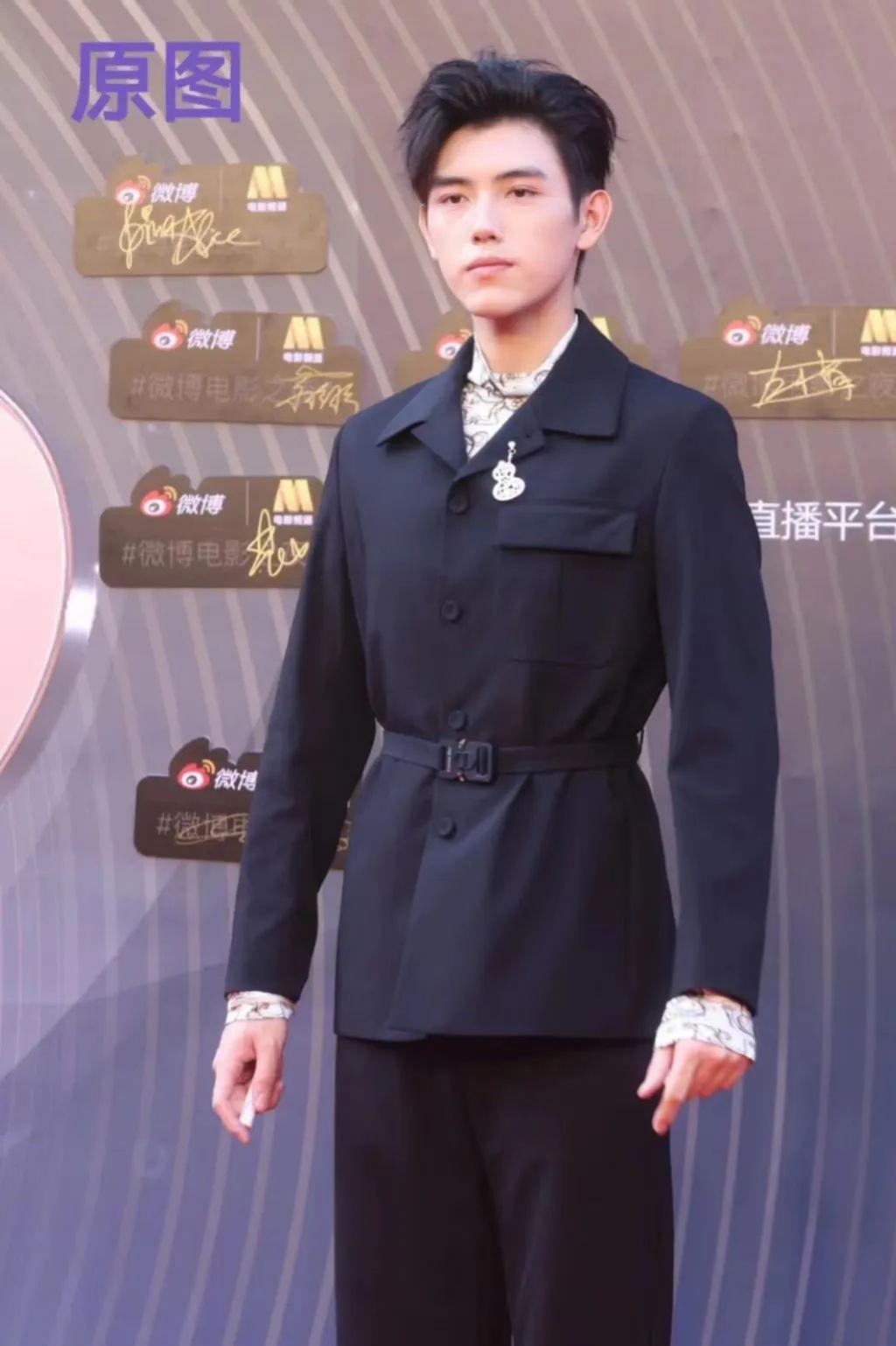千年一遇的男菩萨就是他，支持男明星们向他学习卷起来！