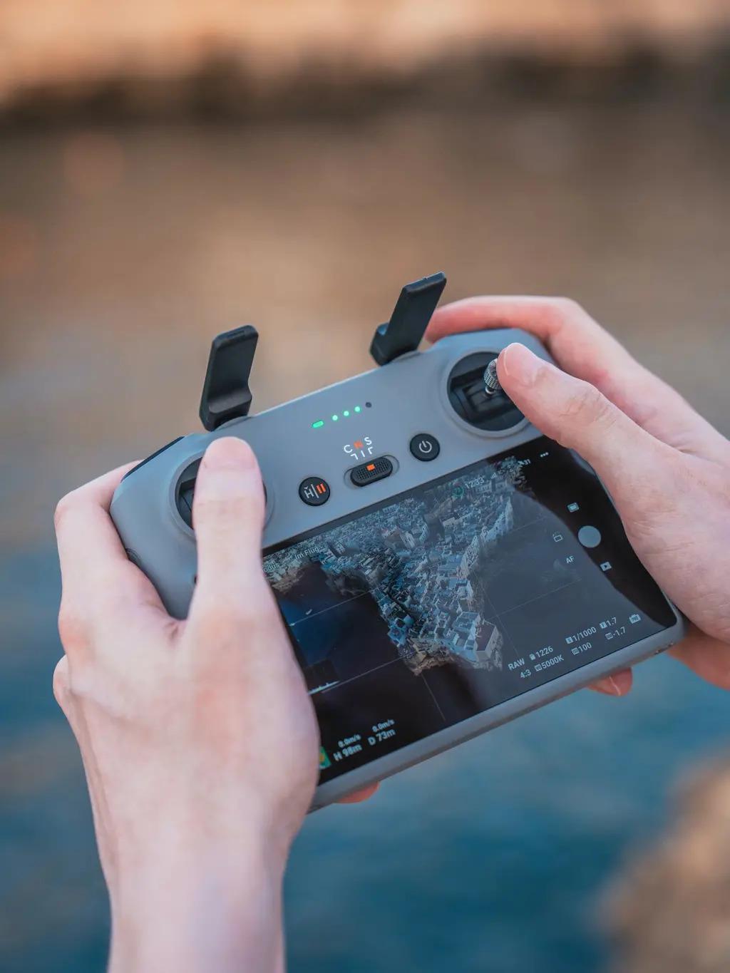 大疆 Mini 4 Pro 无人机高清渲染图曝光