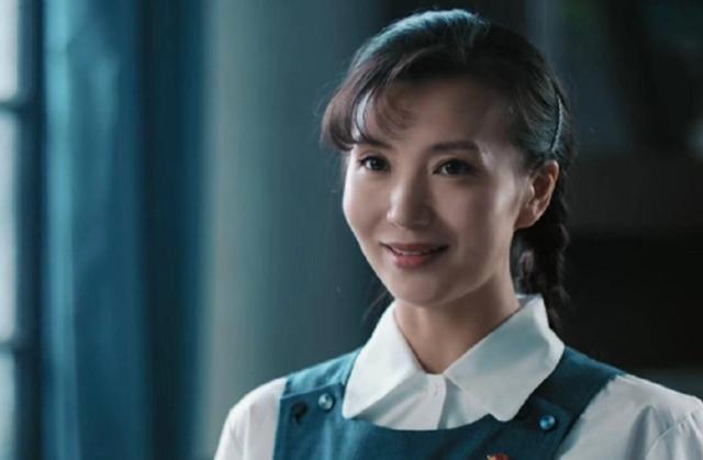 回忆杀！陈好与薛佳凝同框惹泪目，两人颜值依旧太抢眼