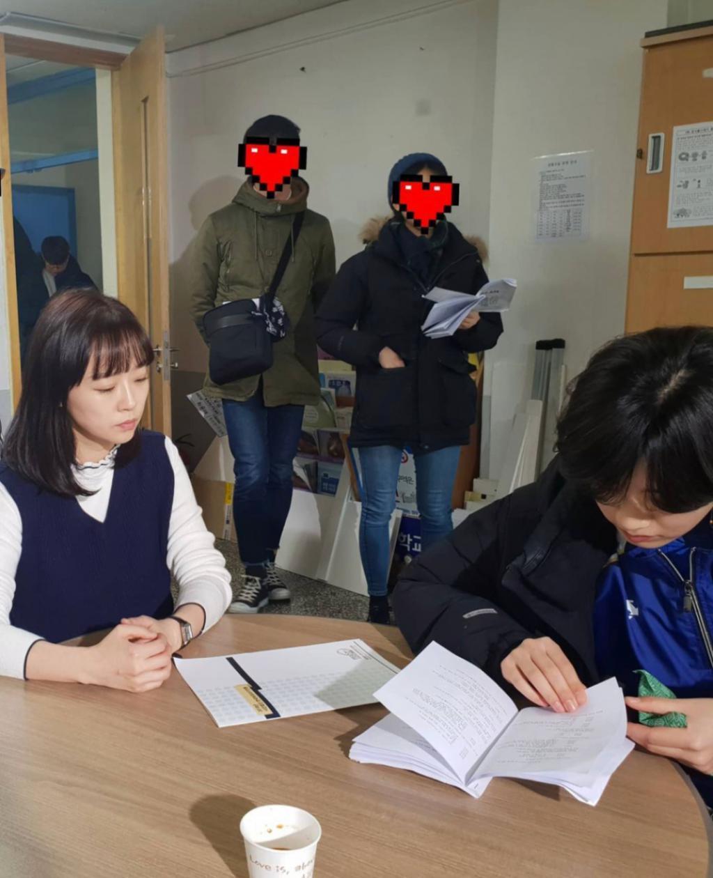 被年下男暗恋7年，实力派女演员接受心意后与其闪婚！