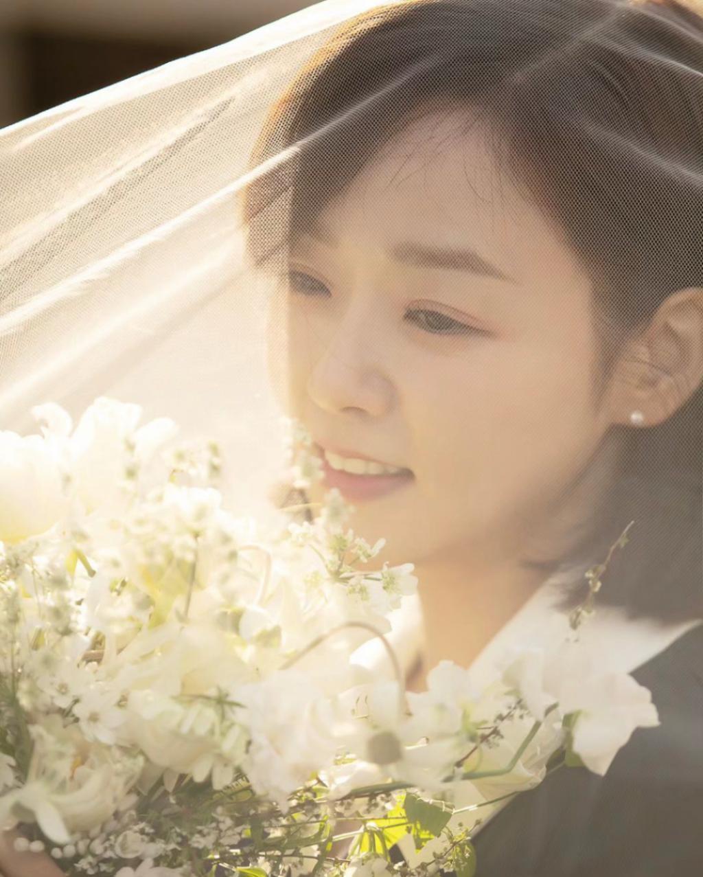 被年下男暗恋7年，实力派女演员接受心意后与其闪婚！