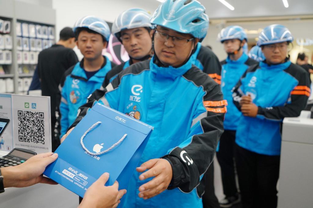 iPhone15首发争夺战，饿了么何以出圈？