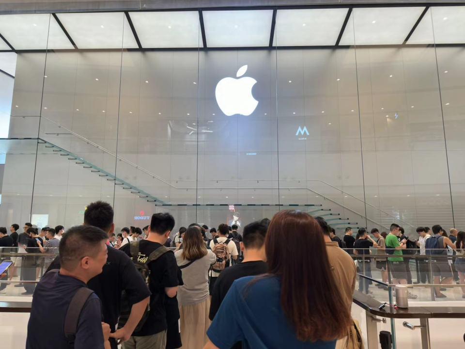 iPhone 15网络信号测试：表现不算烂，但比不上华为Mate 60