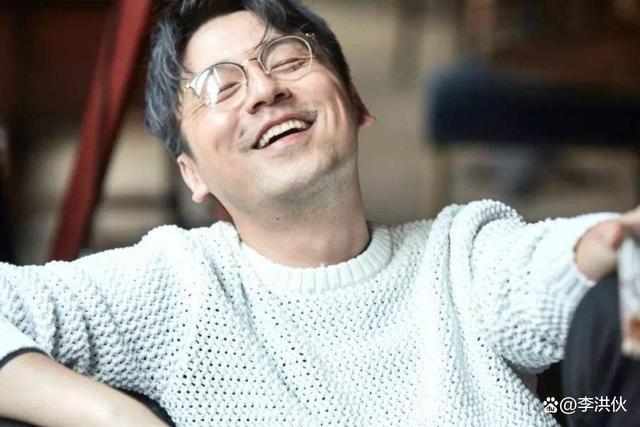 雷佳音偷税漏税不攻自破，喜提金熊猫最佳男演员奖，官方给他正名