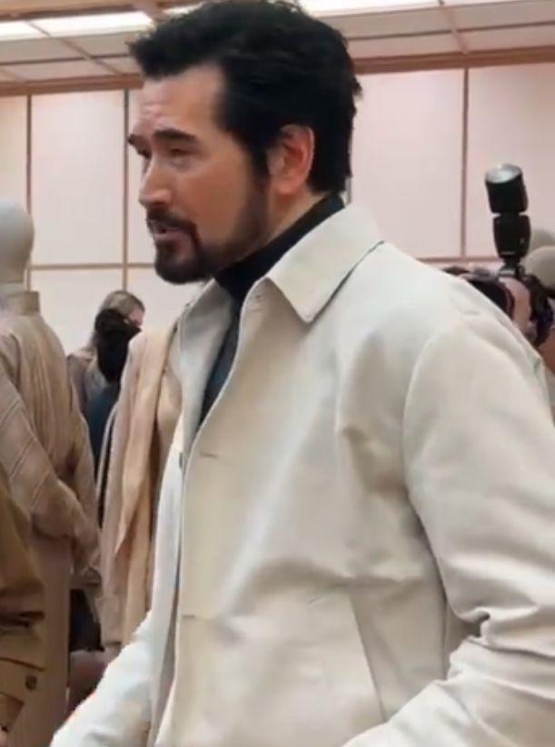 费翔现身米兰，与马思纯同框合照，小马眼神好似迷妹！