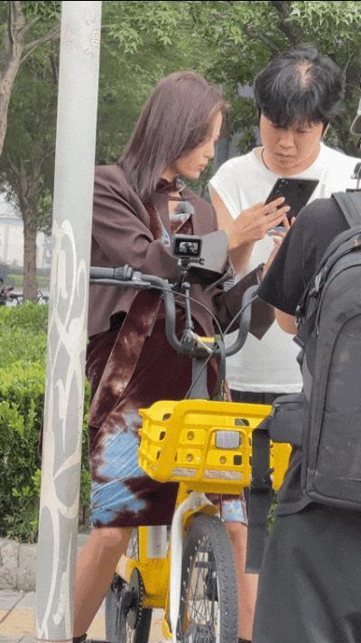 还记得《如懿传》里的嘉妃辛芷蕾吗？她去花少5了