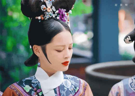 还记得《如懿传》里的嘉妃辛芷蕾吗？她去花少5了