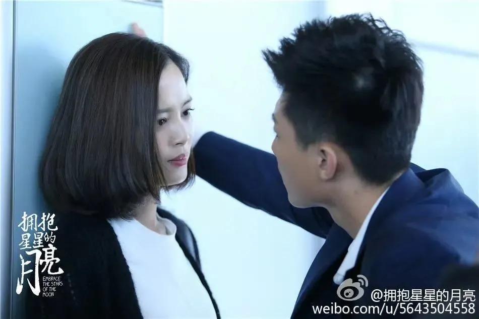 还记得《如懿传》里的嘉妃辛芷蕾吗？她去花少5了