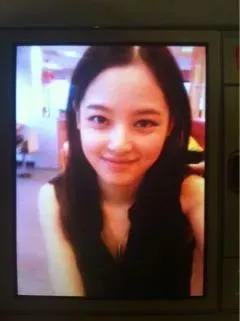 还记得《如懿传》里的嘉妃辛芷蕾吗？她去花少5了