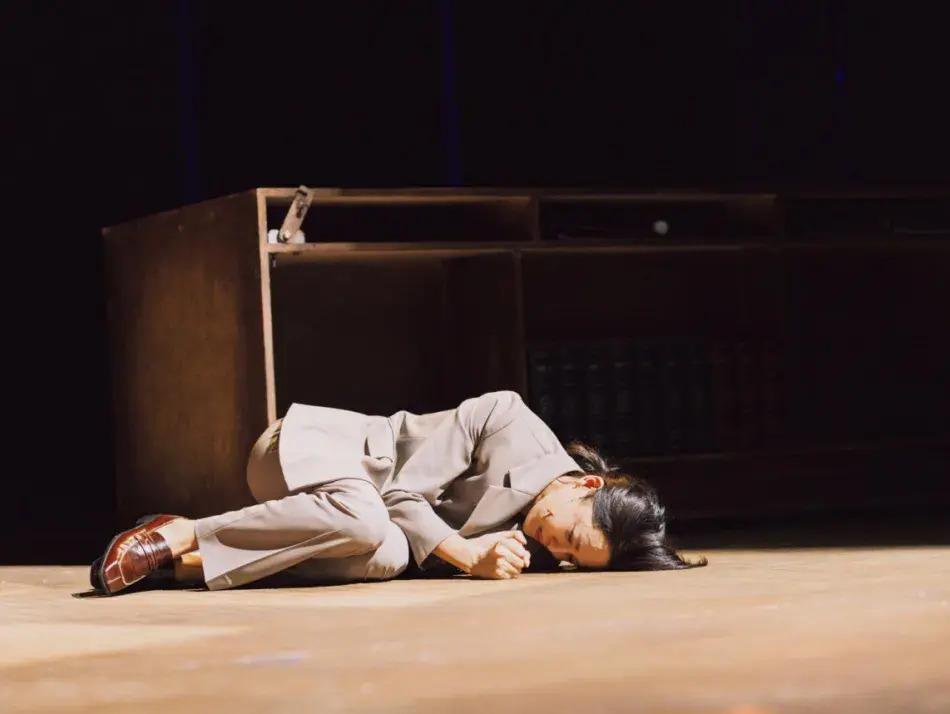 还记得《如懿传》里的嘉妃辛芷蕾吗？她去花少5了