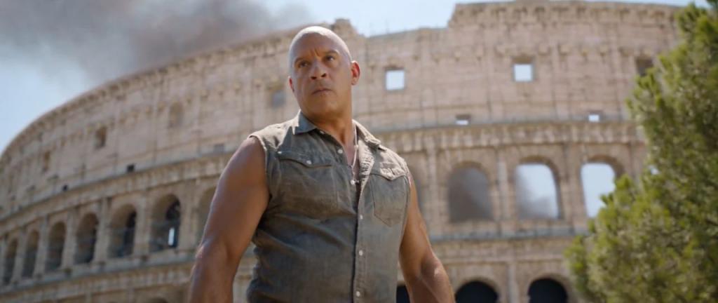 没请吴京,这片被骂惨了