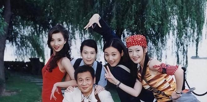 梦回《粉红女郎》!薛佳凝45岁仍单身,佛珠随身带变佛系