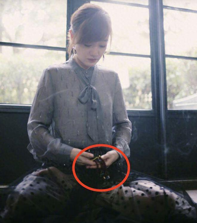 梦回《粉红女郎》!薛佳凝45岁仍单身,佛珠随身带变佛系