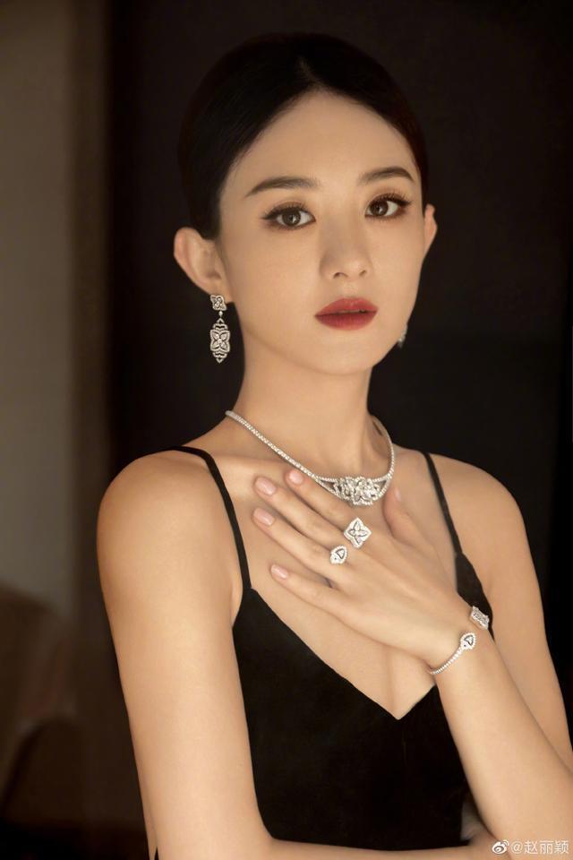 赵丽颖采访回应不会变成“虎妈” 让孩子健康快乐就好