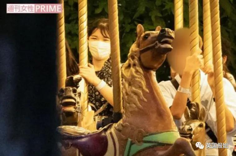 日本天皇独生女恋情曝光？神秘男友高大帅气，游乐场秘密约会超甜蜜